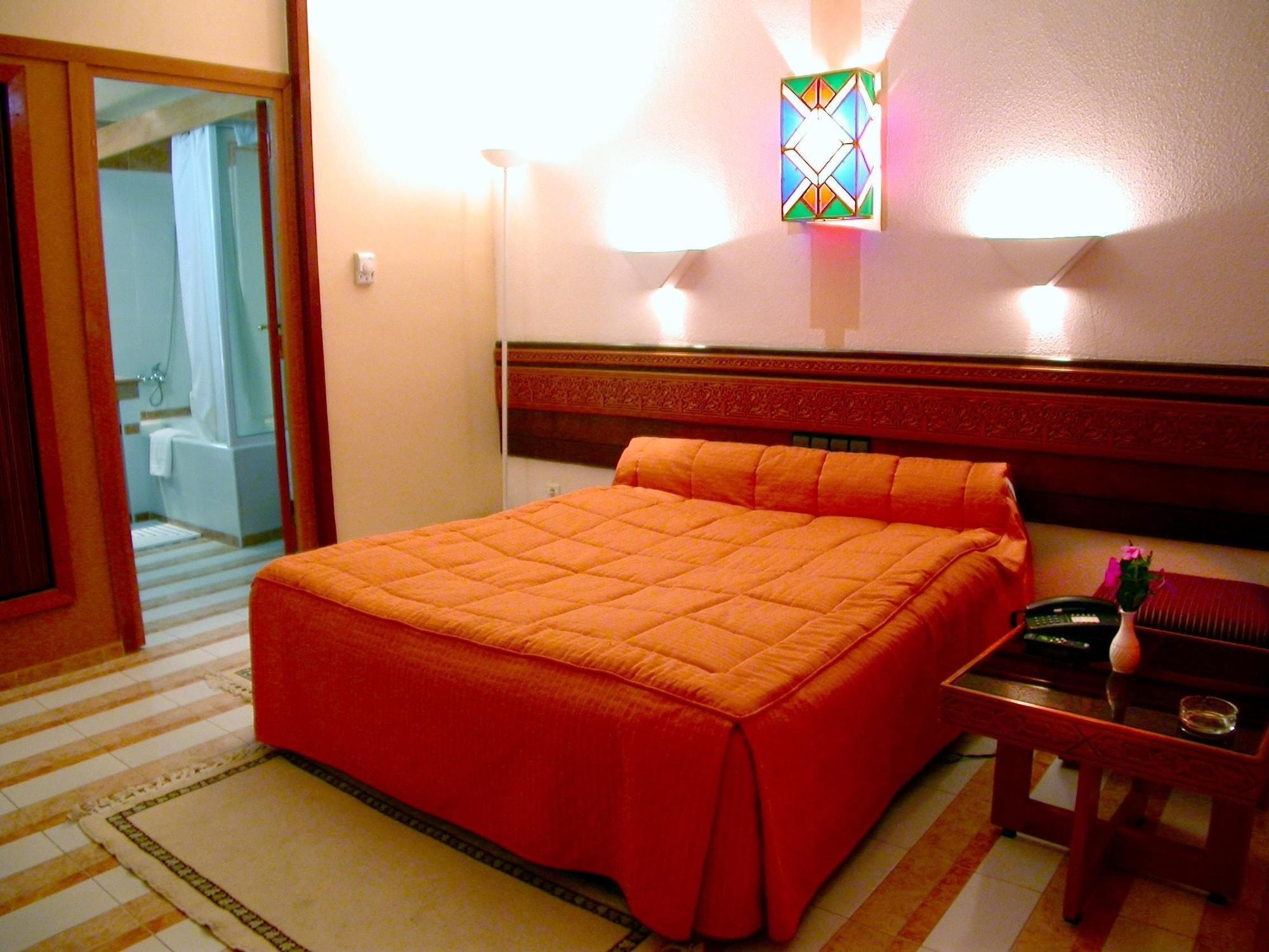 Sidi Harazem Hotel ภายนอก รูปภาพ