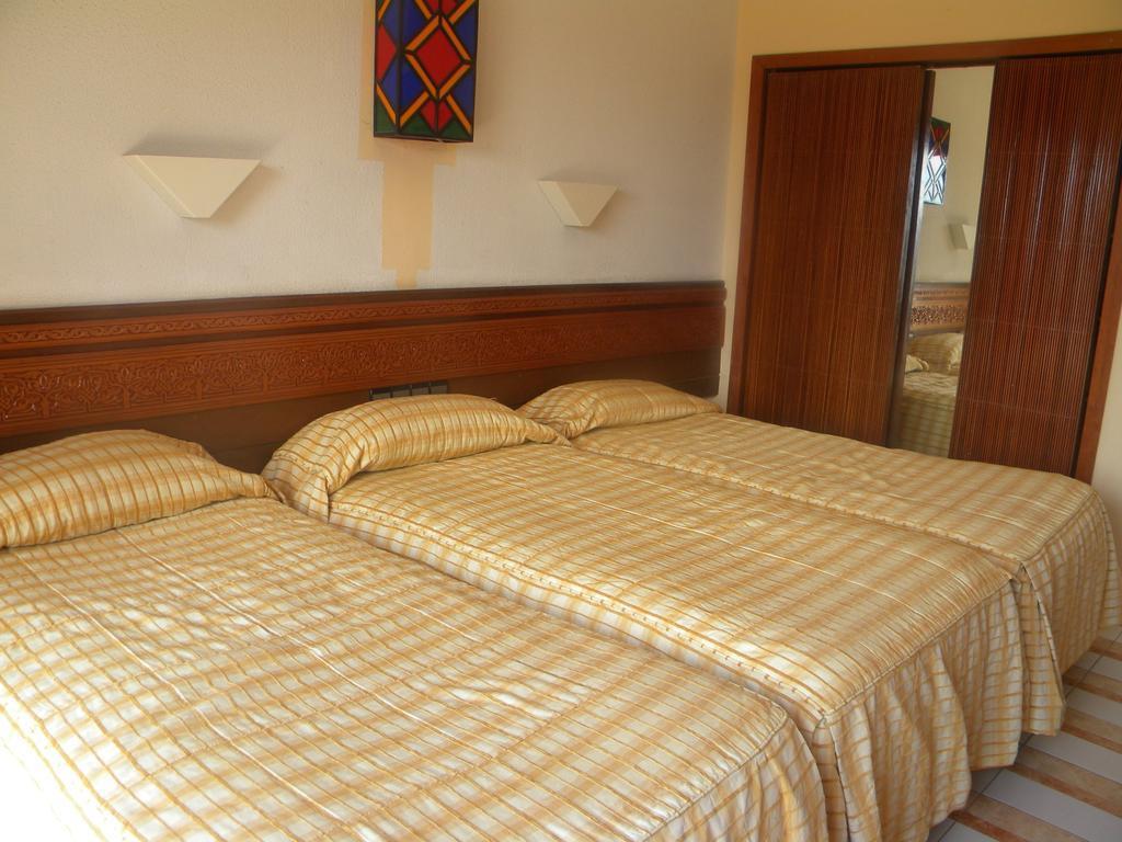 Sidi Harazem Hotel ภายนอก รูปภาพ