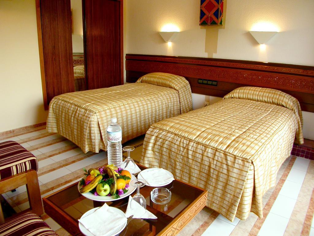 Sidi Harazem Hotel ภายนอก รูปภาพ