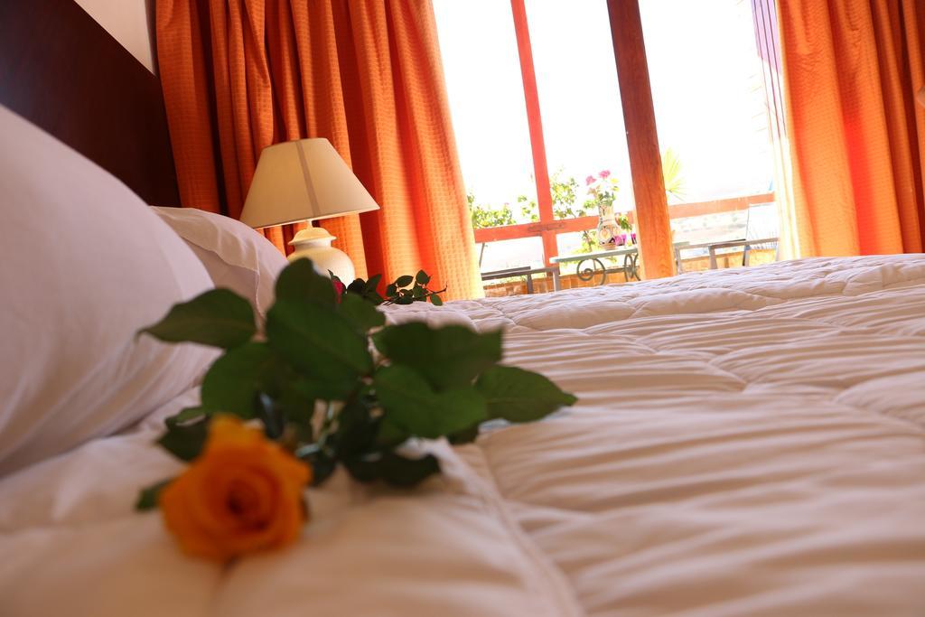 Sidi Harazem Hotel ภายนอก รูปภาพ