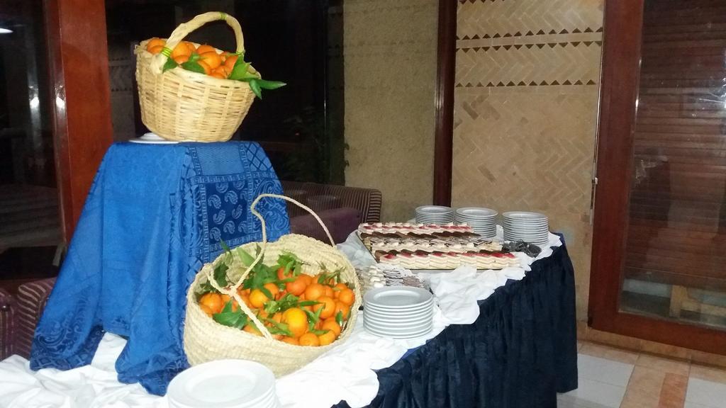 Sidi Harazem Hotel ภายนอก รูปภาพ