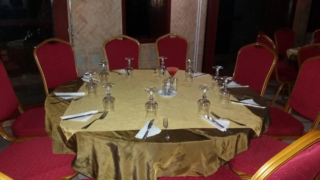 Sidi Harazem Hotel ภายนอก รูปภาพ