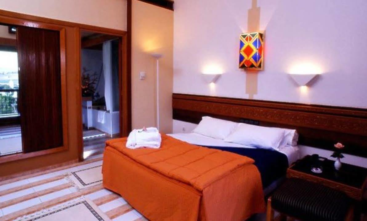 Sidi Harazem Hotel ภายนอก รูปภาพ