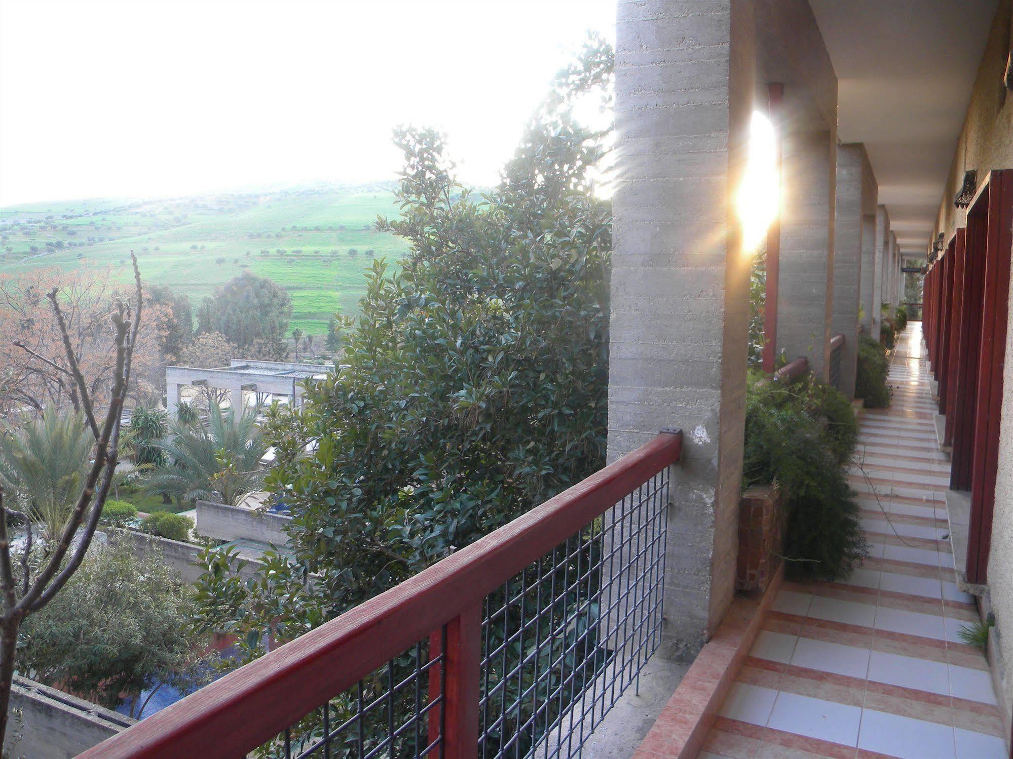Sidi Harazem Hotel ภายนอก รูปภาพ